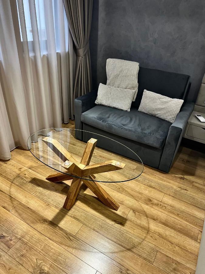 Apartament Varosha Luxury 로베치 외부 사진